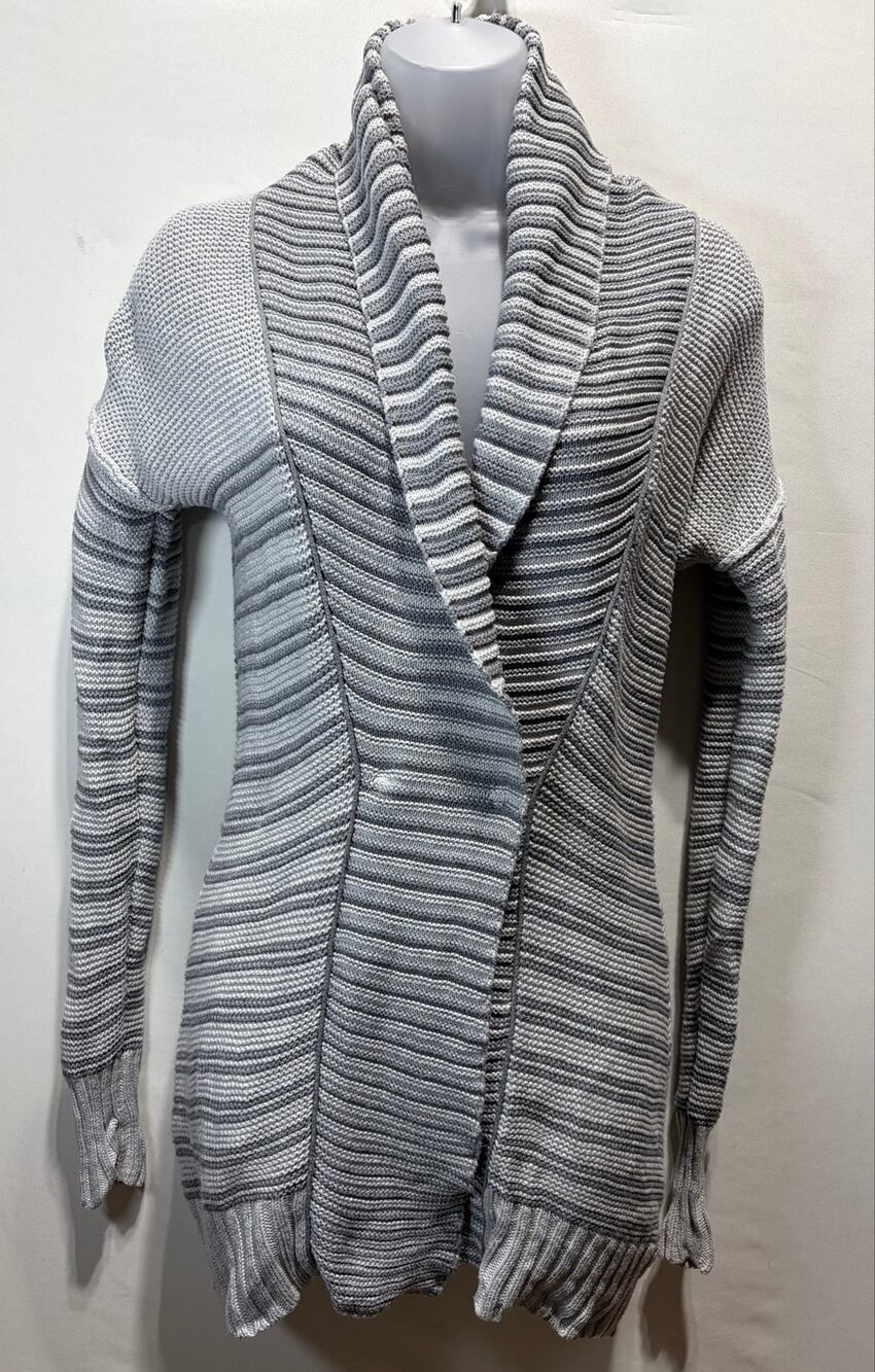 Banana Republic Retro Cardigan Grey and White. Small. EUC